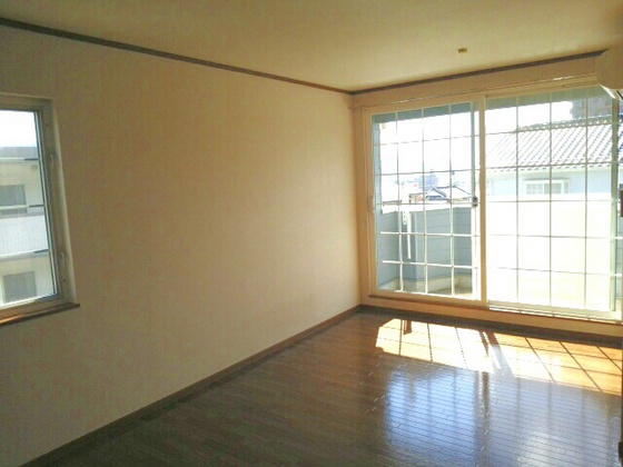 サンプレイス八木