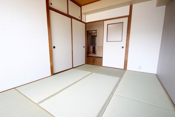 ハイツユートピア