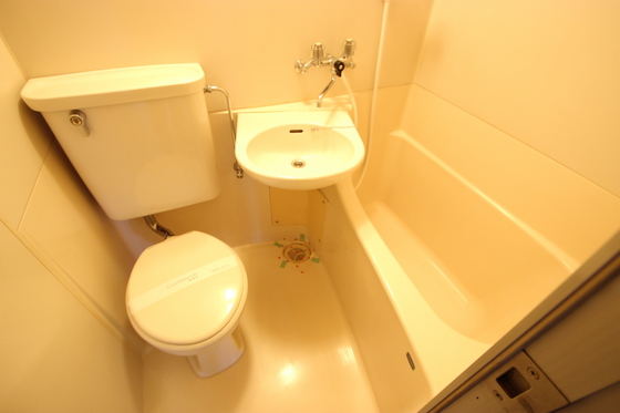 和秀三篠北町ビル