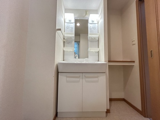 アイヴィークレスト