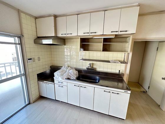 山根マンション