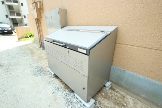 山根マンション