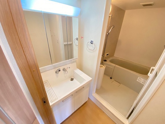 フィカーサミウラ