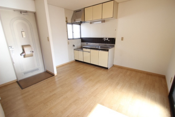 居藤ハイツ A棟