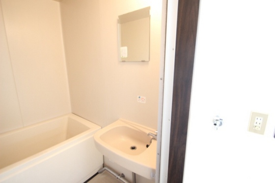 居藤ハイツ A棟