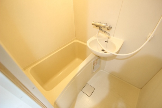 グリューネ B棟