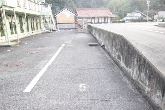 グリューネ B棟