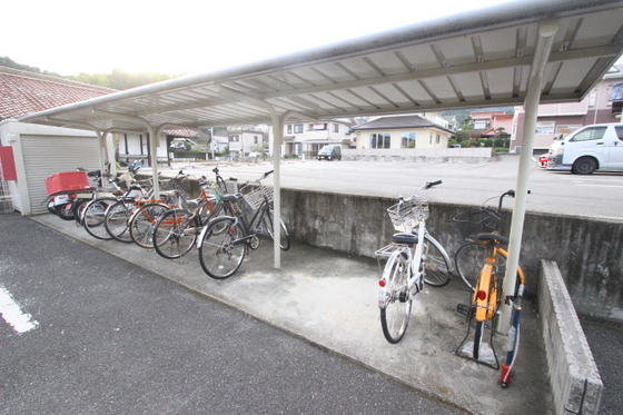 グリューネ B棟