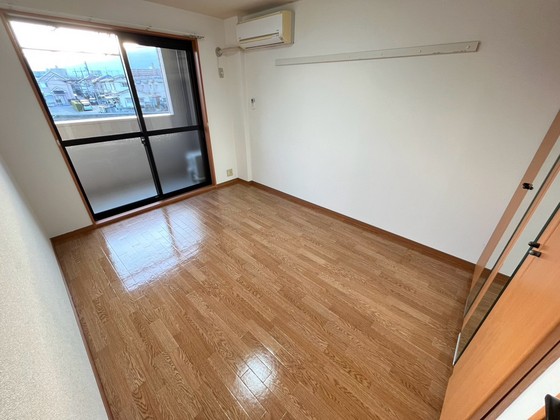 ラルジュ・ミリュー