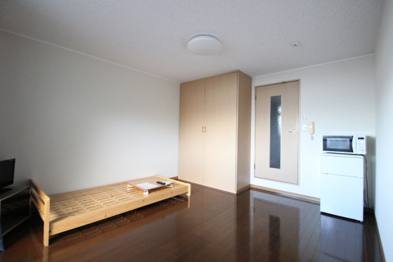 レオパレスポラール