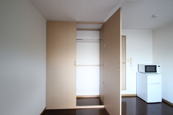 レオパレスポラール