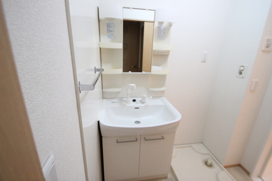 マリンハイツ A棟