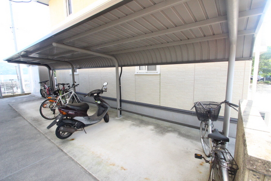 マリンハイツ A棟