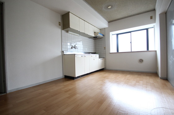 サンパレス温品