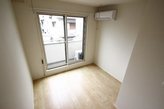 フォースアベニュー