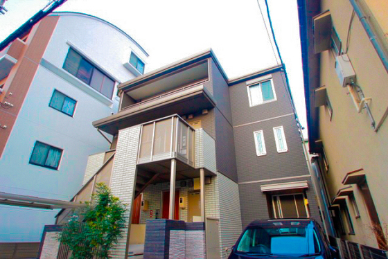 フォースアベニュー