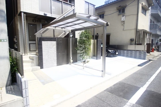 フォースアベニュー