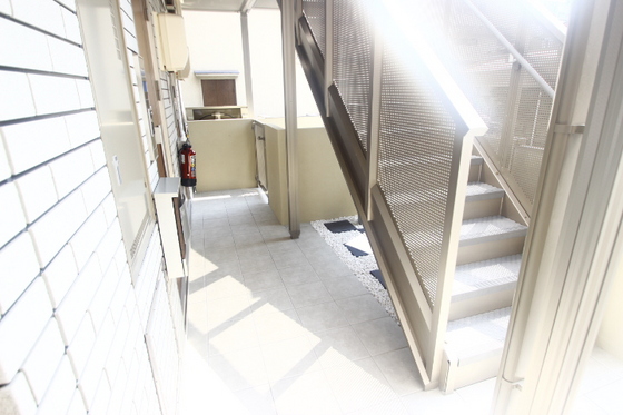 フォースアベニュー