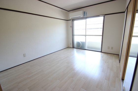 三滝リバーハイツ