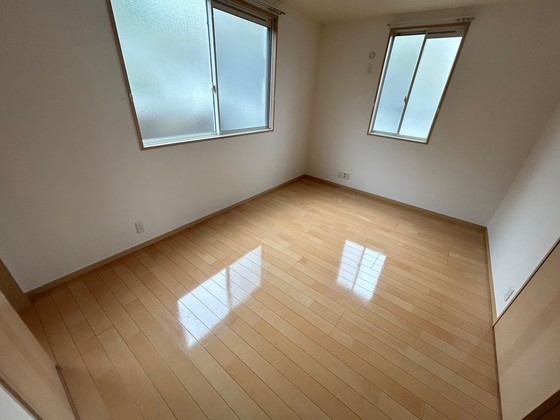 グレースヒルズ B棟