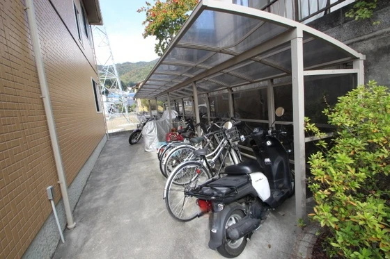 ウィングス緑井 C棟