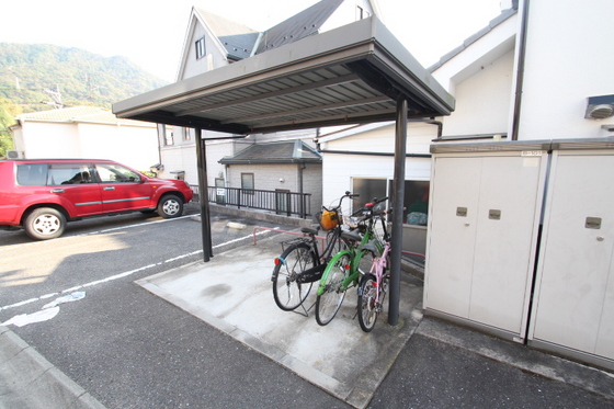 バレイ上温品 B棟