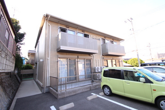 フォレスト長束