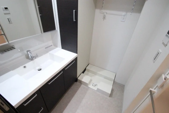 ポレスター平和大通りプレミアムレジデンス