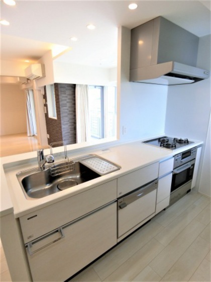 ポレスター平和大通りプレミアムレジデンス