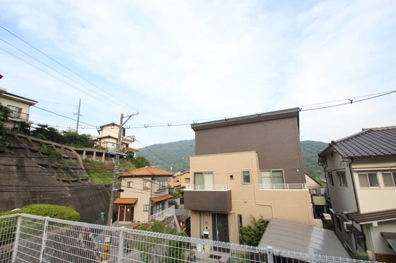 メゾンつつじケ丘 B棟