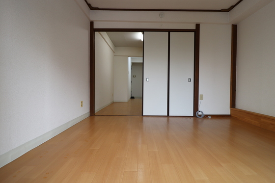 CASA TSURUMI(カーサツルミ)