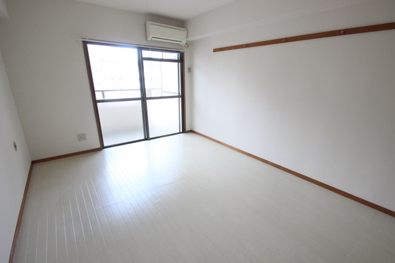 西本ビル(中広)