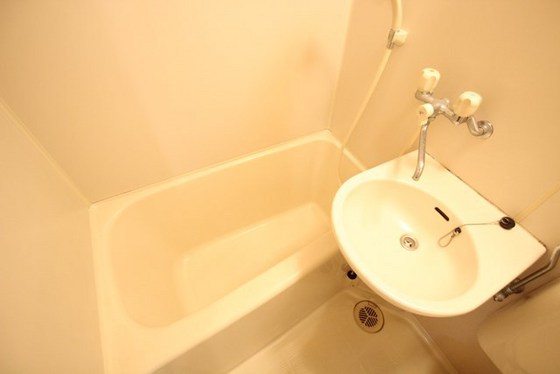 西本ビル(中広)