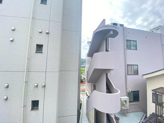 西本ビル(中広)