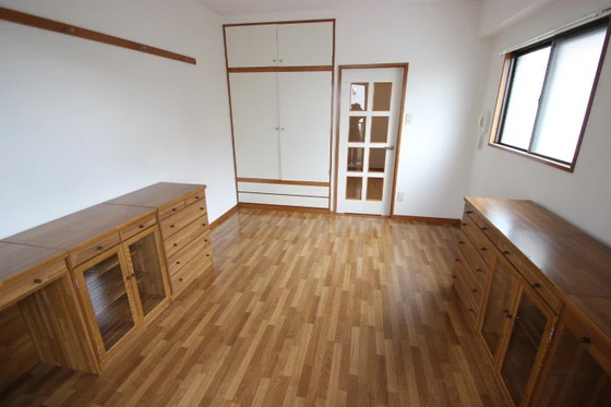 西本ビル(中広)