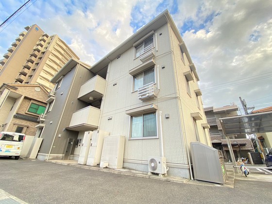 グランソレイユ西原