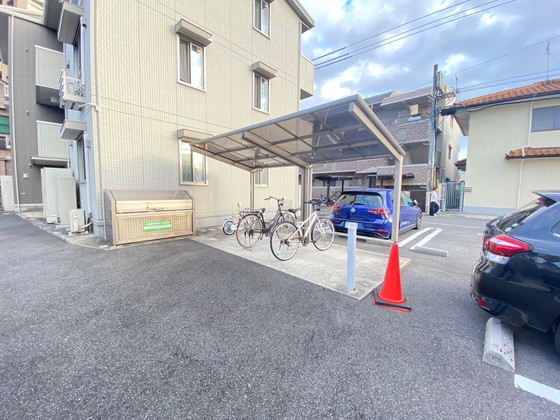 グランソレイユ西原