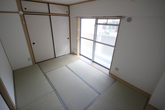 サンローレル宮内A棟