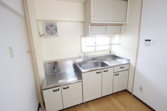 サンローレル宮内A棟