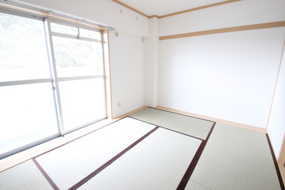 サンローレル宮内A棟