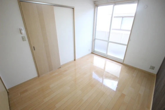 レーヴィンス 栄