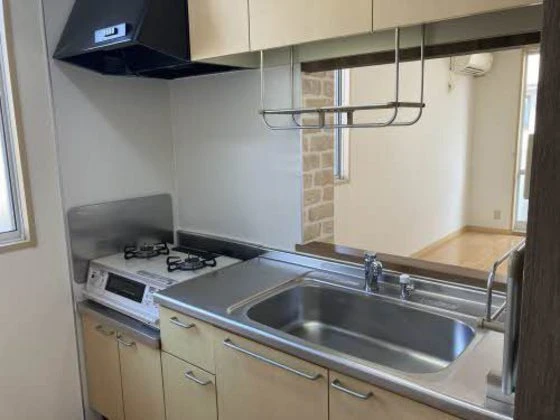 レーヴィンス 栄