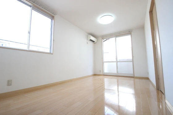 レーヴィンス 栄