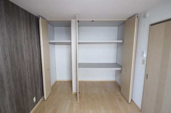 レーヴィンス 栄