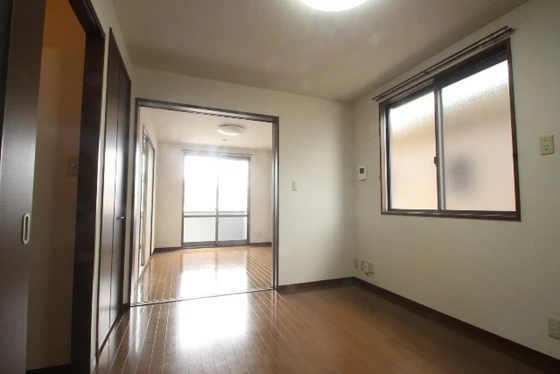 クレール五日市駅前 E棟