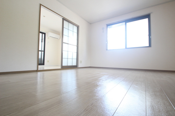 サンパール駅前B