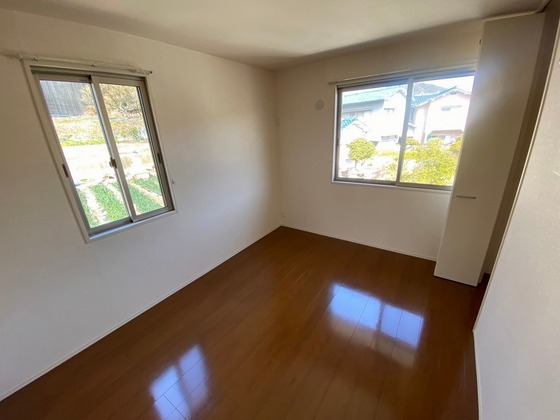 セジュール中山西