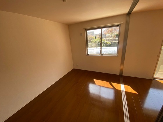 セジュール中山西