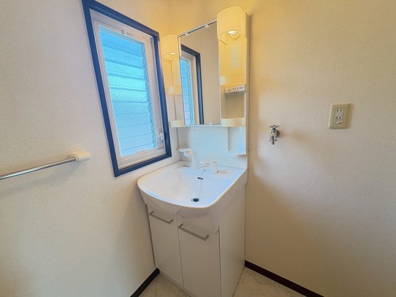 ミニオンハイツ B棟