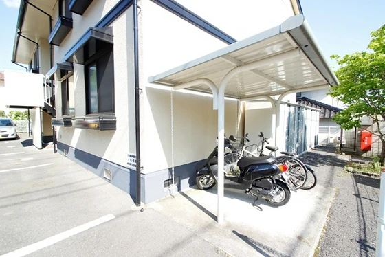 メゾン萩原 B棟